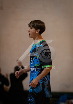 TIRO SUB 16 M